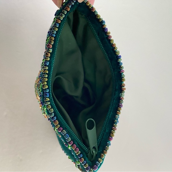 Dazzling Zippered Green Velvet Beaded Turtle Coin Purse Wallet - Picture 4 of 7